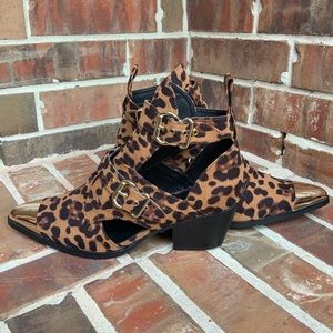 HOTT!!  Leopard Animal Print Ankle Boots 🔥🔥🔥🔥